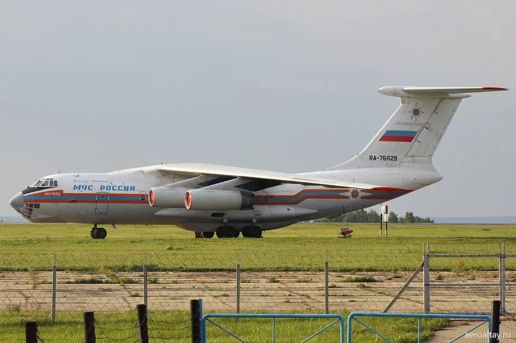 Ил 76 мчс. Самолёт ил-76 мчс. Ил 76 багаж. 76мчс. Кабина ил 76 мд мчс.