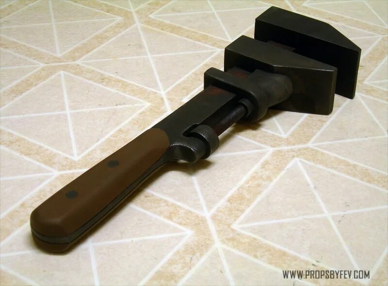 Ключи тф2. Гаечный ключ тф2. tf2 wrench. разводной ключ tf2. гаечный ключ инженера тф2.