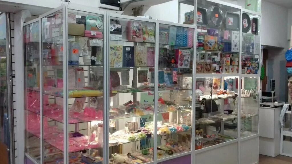 Кондитеры братск. Гастроном рябикова 51 братск. Кондитеры братск. Рябикова 51 братск лавка кондитера. Магазин в братске на рябикова 51.