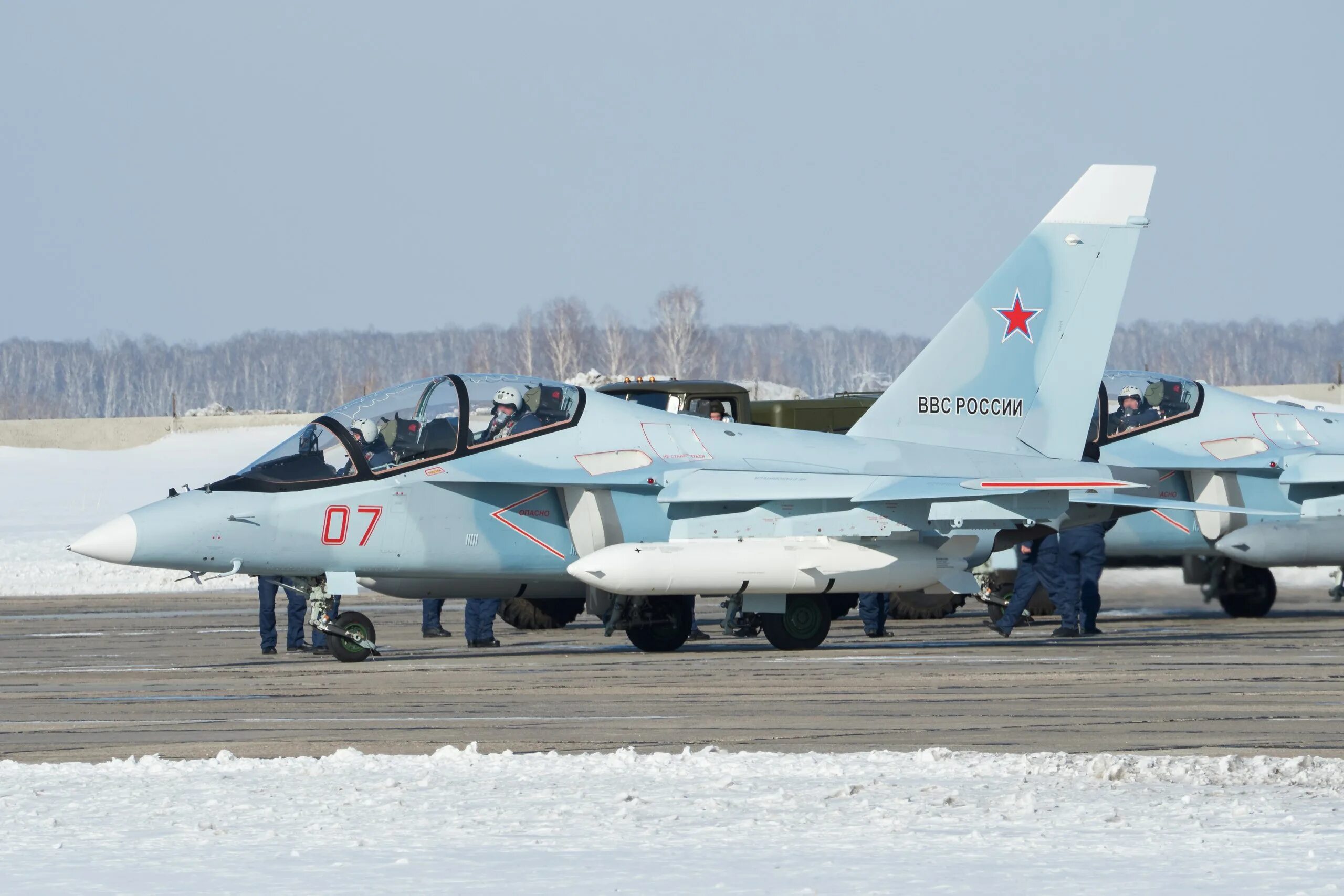 Як 130. Як-130 штурмовик. Як 130. Русский як. Авиабаза армавир.