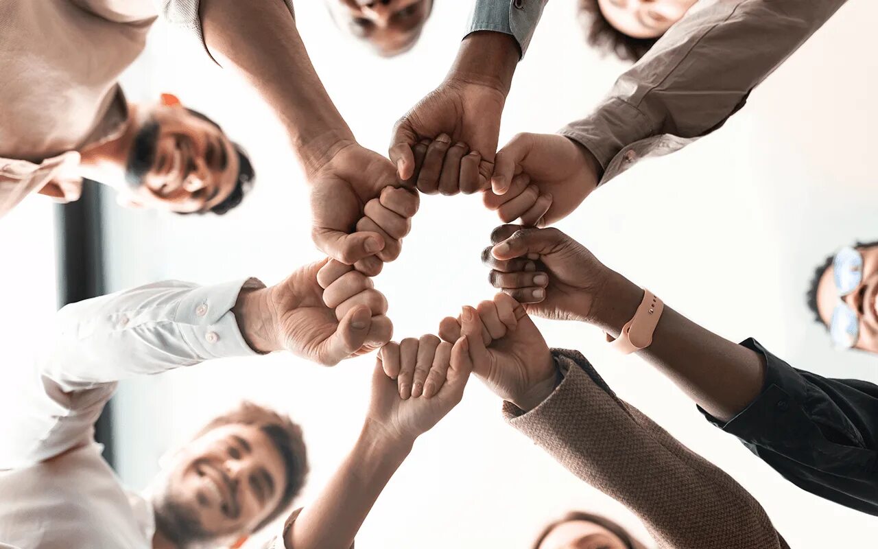 Entrepreneurs cool фото. Company culture. Корпоративная культура люди. Communication blunders. Корпоративная культура.