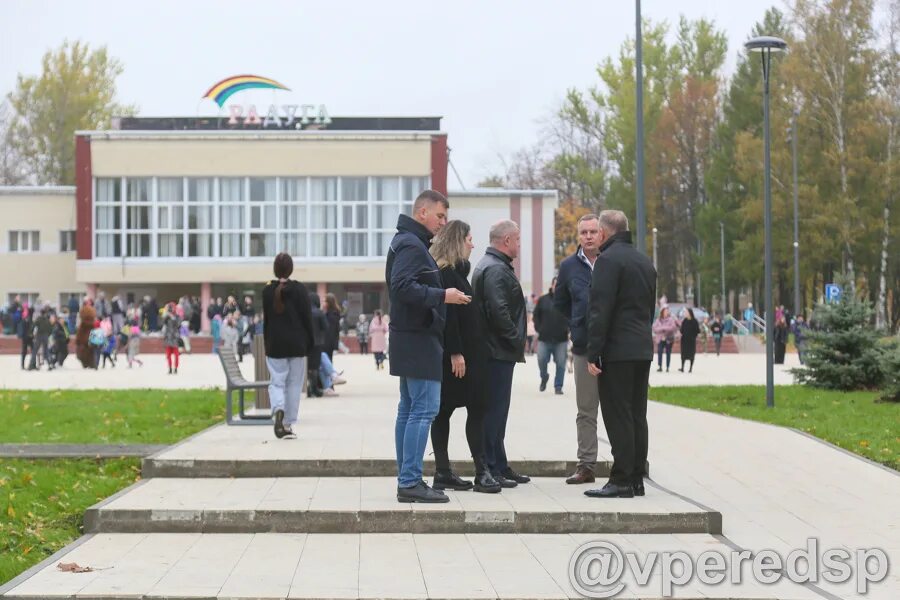 Краснозаводск московская область дом культуры. Краснозаводск старые фото. Дк радуга краснозаводск. Дк радуга краснозаводск. Краснозаводск сергиев посад дом культуры радуга.