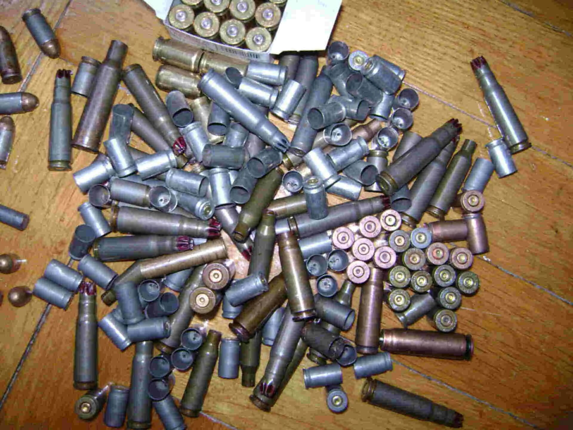 45 acp экспансивные. Настоящие патроны. Боевой пистолетный патрон. Настоящие патроны. Патрон 3 74.
