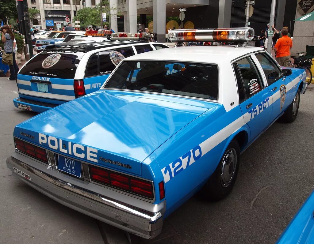 Полицейские машины в америке. Chevrolet Caprice 1989 Police. Chevrolet Caprice 1980 Police. Chevrolet Caprice 1989 NYPD. Chevrolet Caprice 2020 Police.