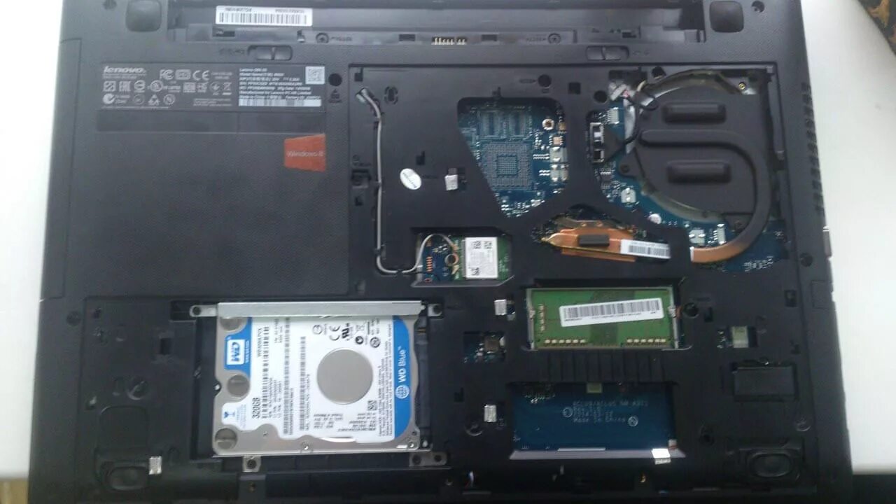 Lenovo g50-30 SSD. Жесткий диск леново g50-45. Ноутбук леново b590 жесткий диск. SSD для ноутбука Lenovo. Lenovo не видит ssd