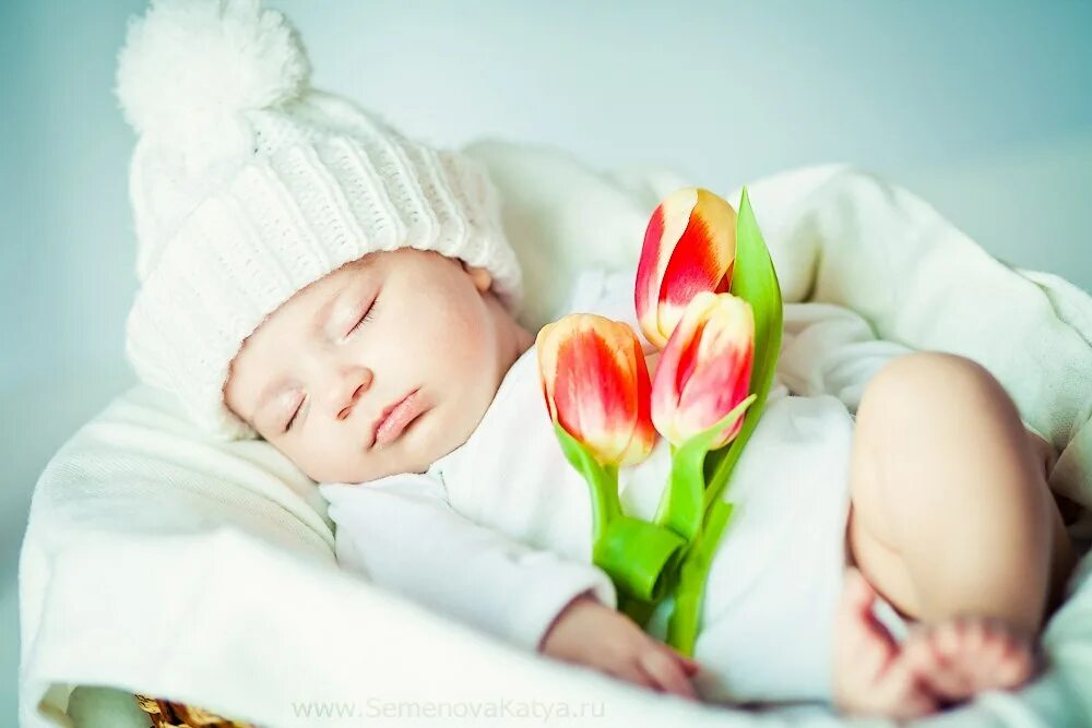 Женщины рожденные весной. Малыш весной. Фотосессия с новорожденным.