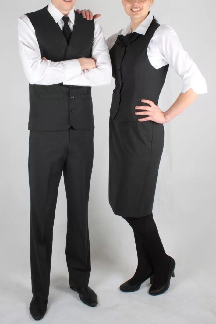 Форма колледж вгую калуга. Одежда выпускника университета. Студент жд колледжа сафонова. Униформа оксфорд и кембридж. Выпускная одежда для студентов.