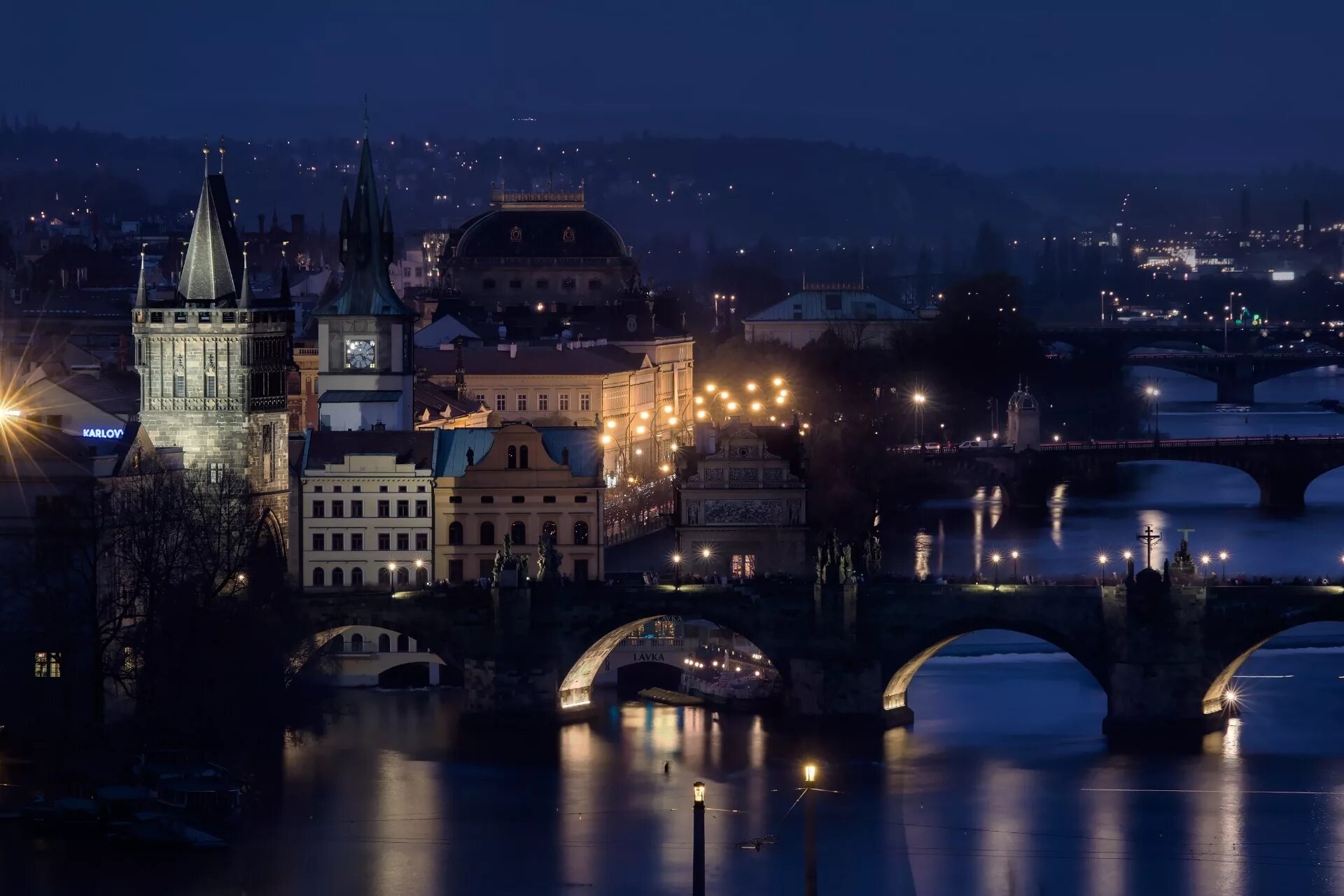 Вышеград карлов мост. Прага ночная река. Прага архитектура карлов мост. Вечерняя прага карлов мост. Фон карлов.