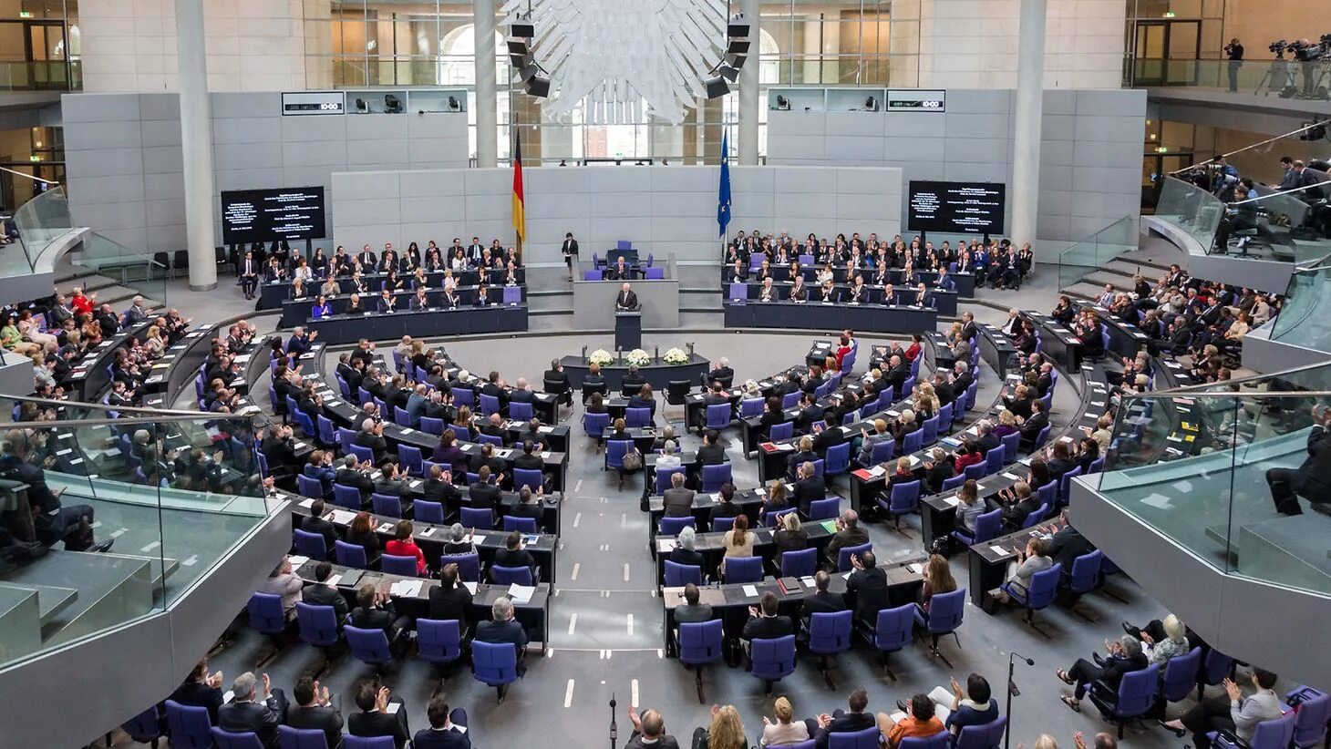 Парламент в рейхстаге 9