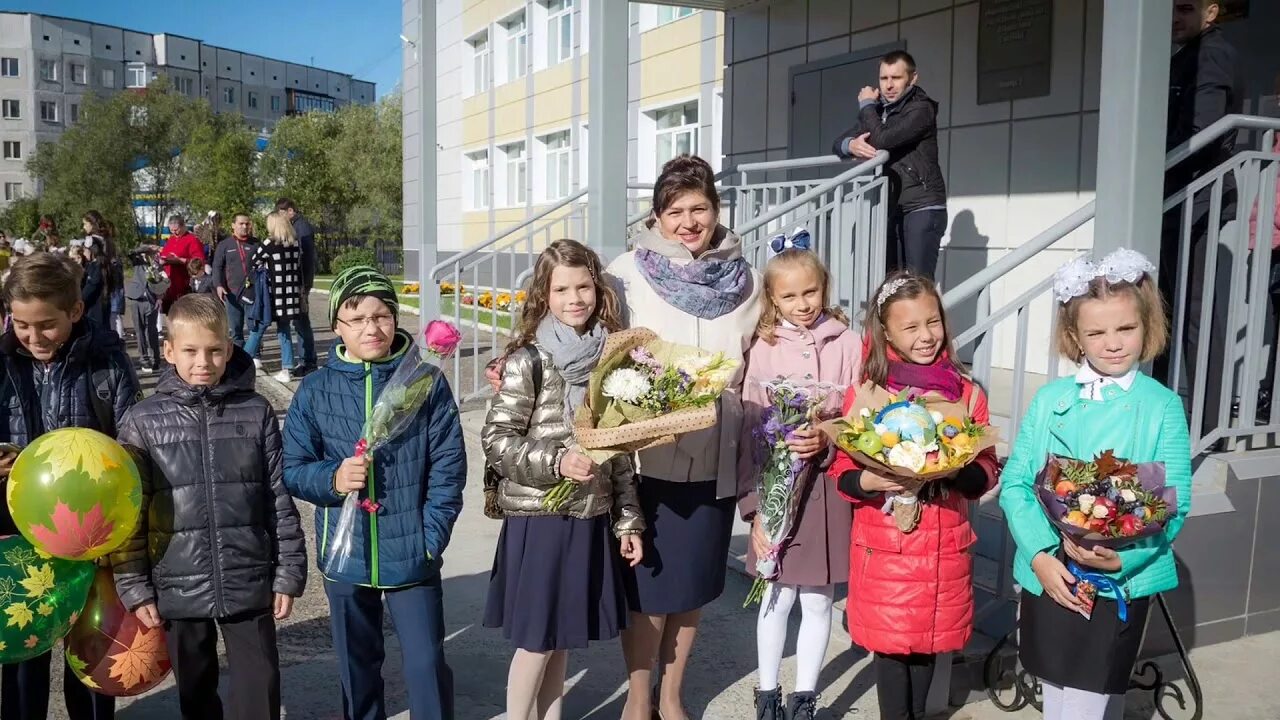 Гимназия сургут сайт. Гимназия Салахова Сургут. Гимназия лаборатория Салахова Сургут. Учителя гимназии Салахова Сургут. Преподаватели гимназии лаборатории Салахова Сургут.