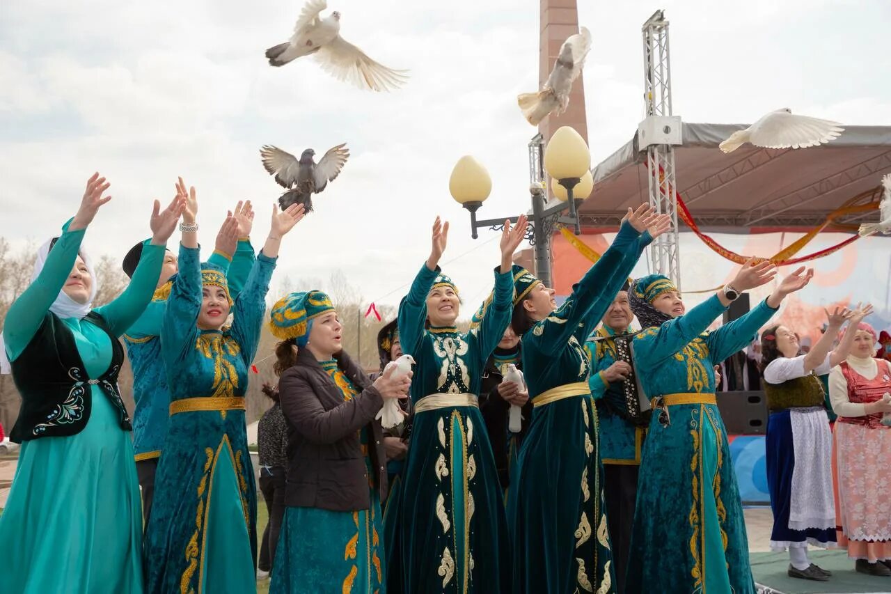 Какой праздник отмечают 7 мая. День единства народов казахстана. казахский народ. культура казахстана. праздник единства народа казахстана.