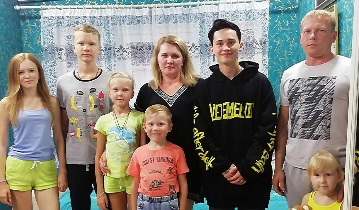 Мать дани милохина. Илья милохин пусть говорят. Отец дани милохина. Родители дани милохина. Папа дани милохина.