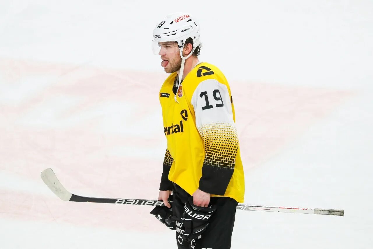 Плакат хк северсталь. Адам лишка северсталь. Северсталь хоккей. Робин пресс северсталь. Северсталь пресса.