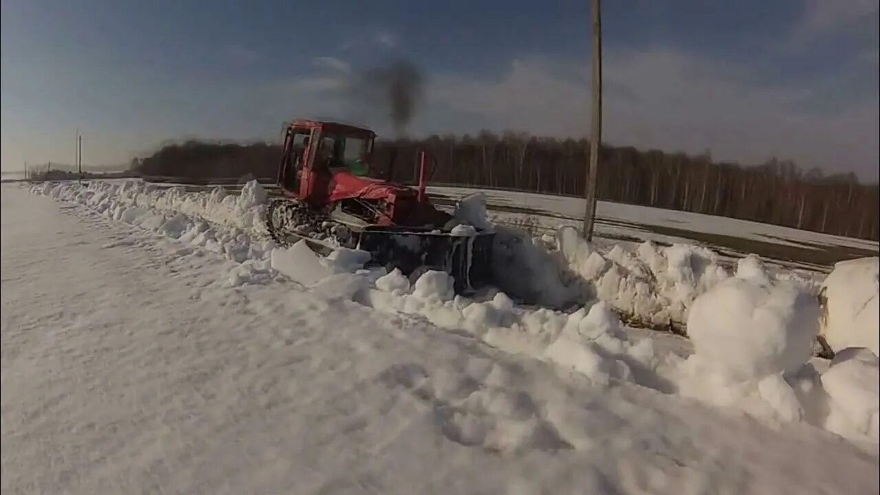 Игра трактора чистят снег. ДТ-75 В снегу. Уборка снега ДТ 75. ДТ 75 чистит снег. ДТ-75 трактор чистит снег.