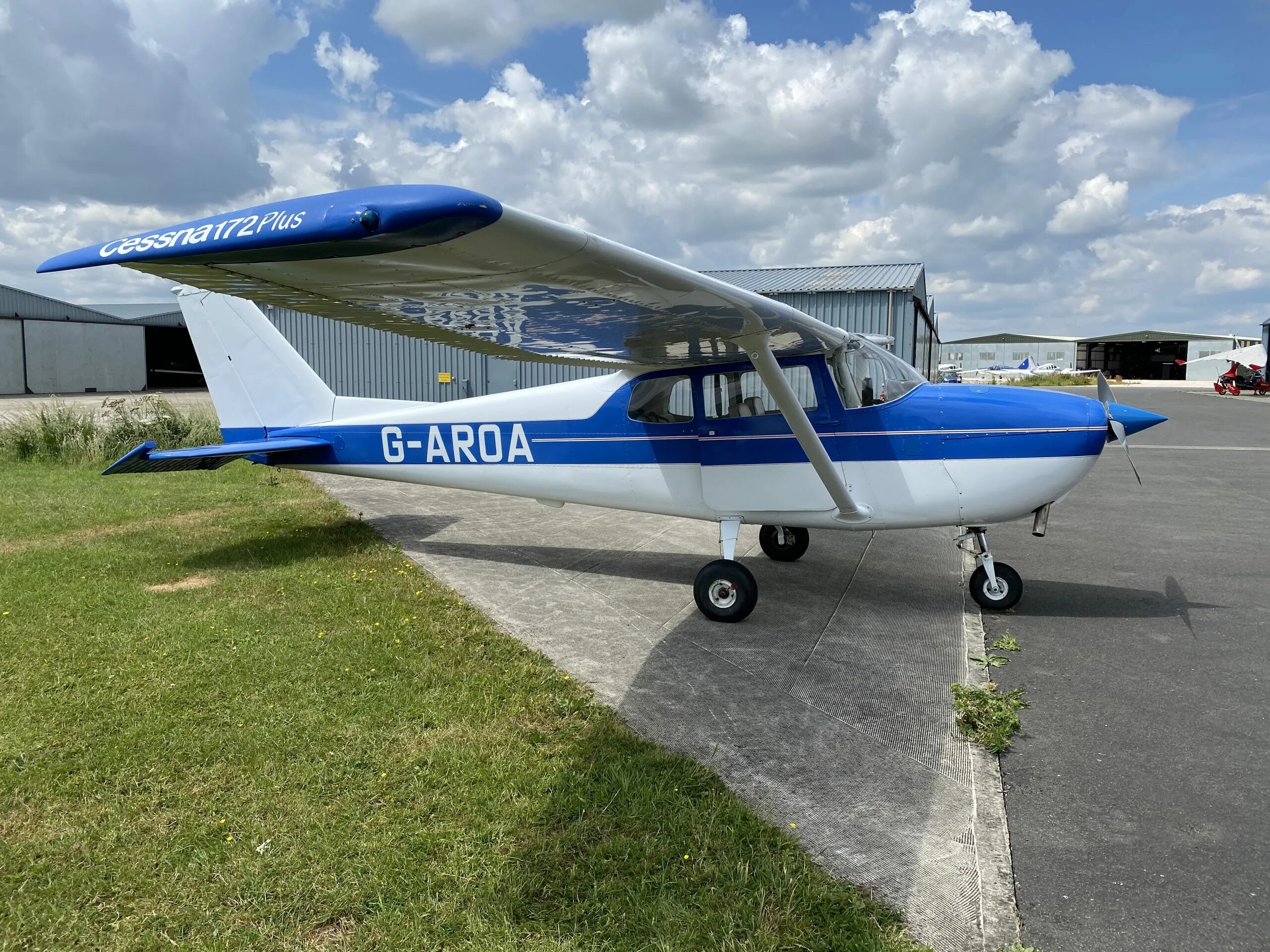 Сесна 172. Самолет Cessna 172. Cessna 172 Skyhawk. Легкомоторный самолет Cessna 172. Cessna 172 4-х местный.