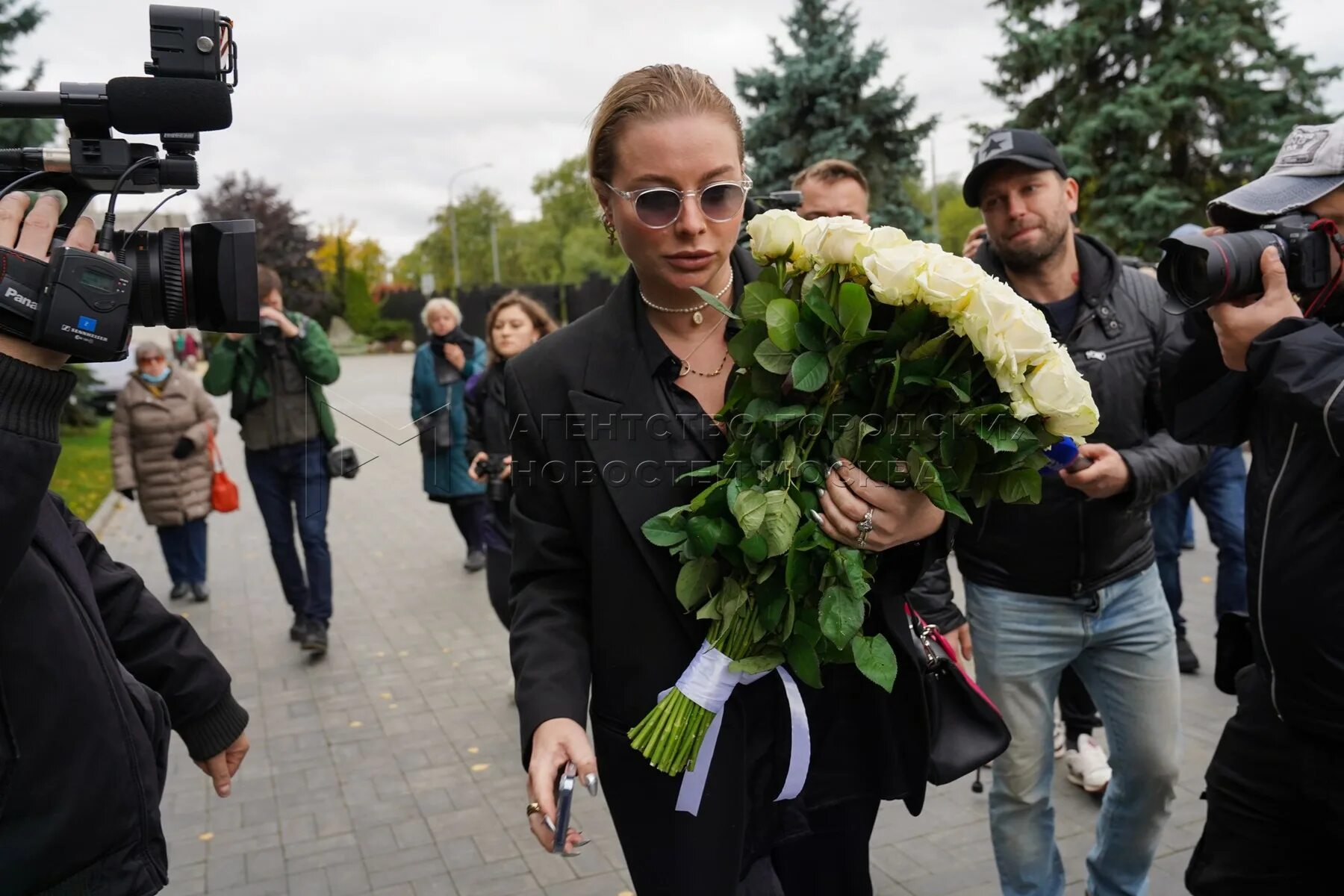 Прощание. Прощание с Борисом Моисеевым фоторепортаж. В Москве простились с Борисом Моисеевым. Сегодня в мире новости дня дзен