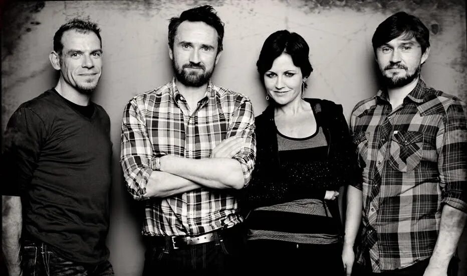 группа the cranberries. The cranberries 1990. группа cranberries 2022. The cranberries 1990. группа the cranberries.