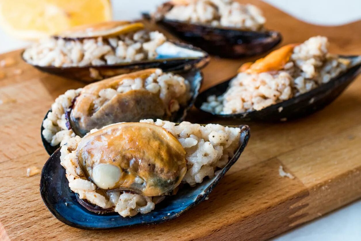 фаршированные мидии. мидии фаршированные рисом. мидье долма. фаршированные мидии. мидии фаршированные рисом.