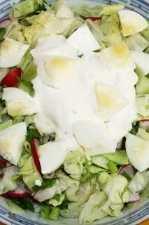 Салат редиска яйцо зеленый лук майонез