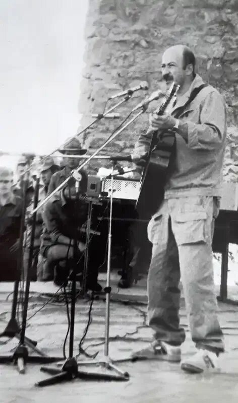 Александр розенбаум черный тюльпан. Александр яковлевич розенбаум в афганистане. Розенбаум афганистан слушать. Александр розенбаум в афганистане. Кабул розенбаум.