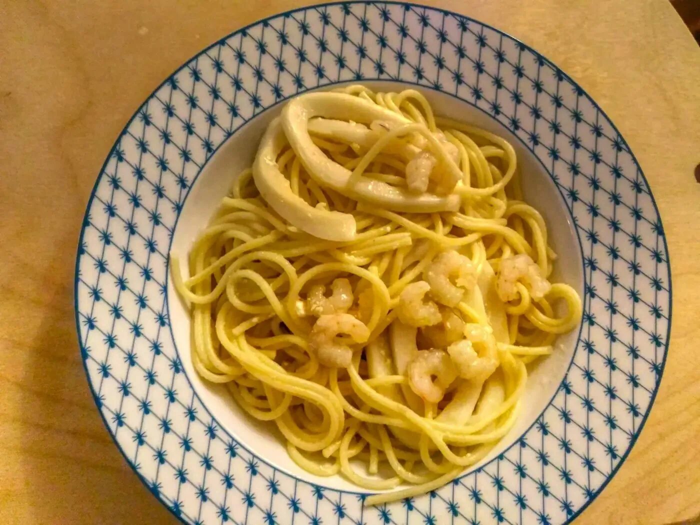 Паста с кальмарами. Пенне с морепродуктами. Паста маринара с креветками. Паста с кальмарами и перцем. Паста с кальмарами.