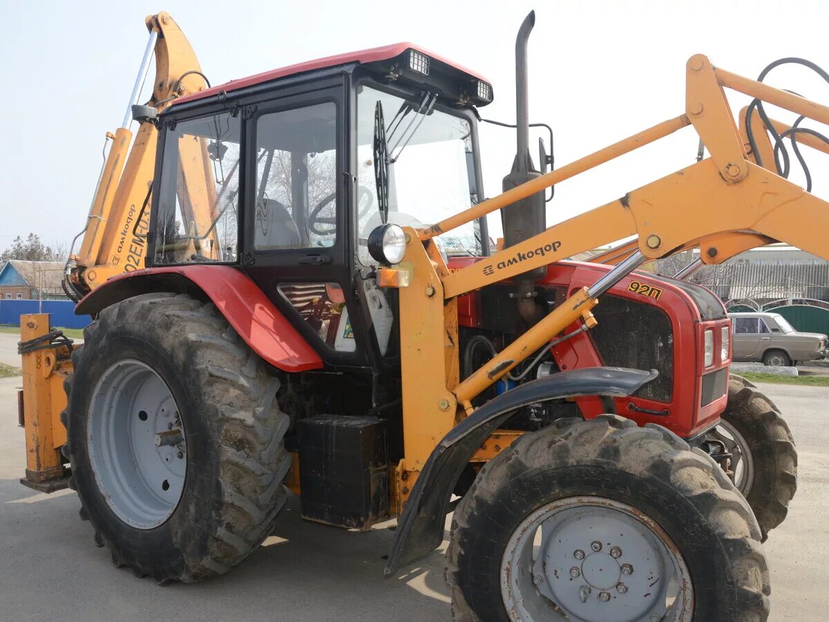 трактор юмз эо 2621. 1. коматсу погрузчик wb97s2. трактор импортный jcb экскаватор погрузчик. орел погрузчик б/у фото.