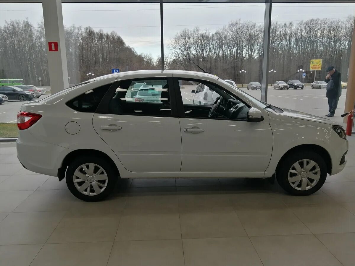Купить новый Lada (ВАЗ) Granta I Рестайлинг 1.6 MT (106 л.с.) бензин механика в 