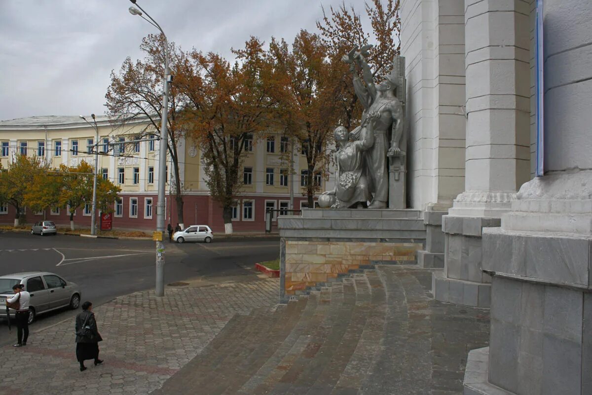 Пед университет имени низами. Тгпу имени низами. Ташкентский ордена дружбы народов педагогический институт им низами. Ташкентский авиационный институт факультеты и специальности. Ташкентский педагогический институт.