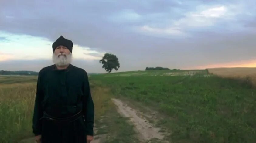 (россия, 2012г. "старец паисий и я, стоящий вверх ногами". Старец паисий и я стоящий вверх ногами фильм 2012. Старец паисий и я стоящий вверх. Старец паисий и я, стоящий вверх ногами фильм 2012 кадры.