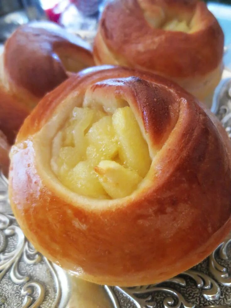 Булочки с тертыми яблоками