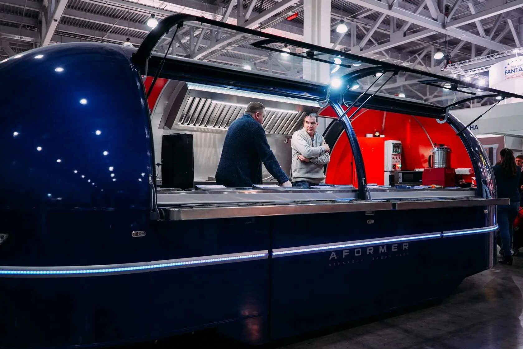 Прицепы автолавки food truck. Прицеп фудтрак enk-8 v. Фудтрак на колесах. Фудтрак 3 метра. Трицикл фудтрак.