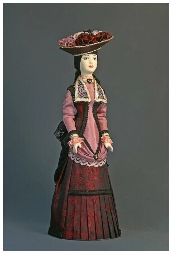 кукла из фарфора дама. куклы фарфоровые дама 20 век. керамические куклы коллекционные. куколка фарфоровая фрейлина. куклы дамы эпохи деагостини вся коллекция.
