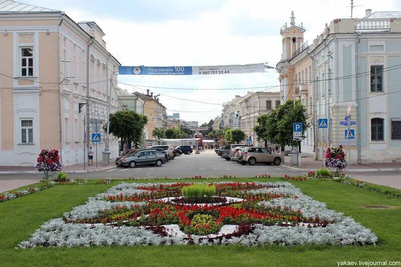 Сбербанк трехсвятская. Трехсвятская улица Тверь. Тверской Арбат Трёхсвятская улица. Тверь благоустройство Трехсвятской. Трёхсвятская улица в Твери фото.