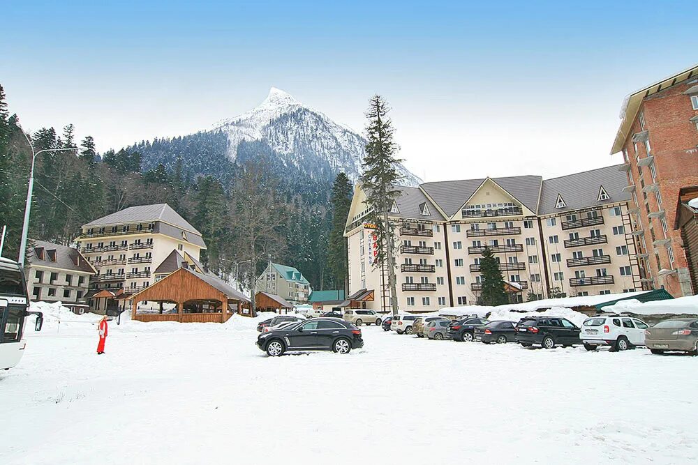 солнечная долина, курортный посёлок домбай. снежинка домбай гостиница. гостиница домбай в домбае. соб домбай гостиница. домбай отели зимой.