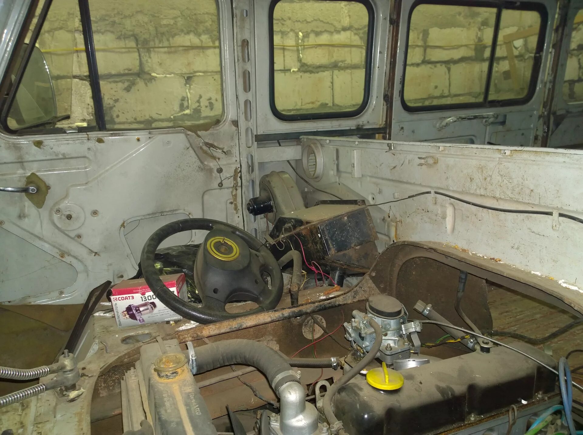 Отопитель салона уаз 3909. Перегородка уаз буханка. Уаз 452 буханка кемпер. Печка салонная уаз 452. Печка салон буханки.