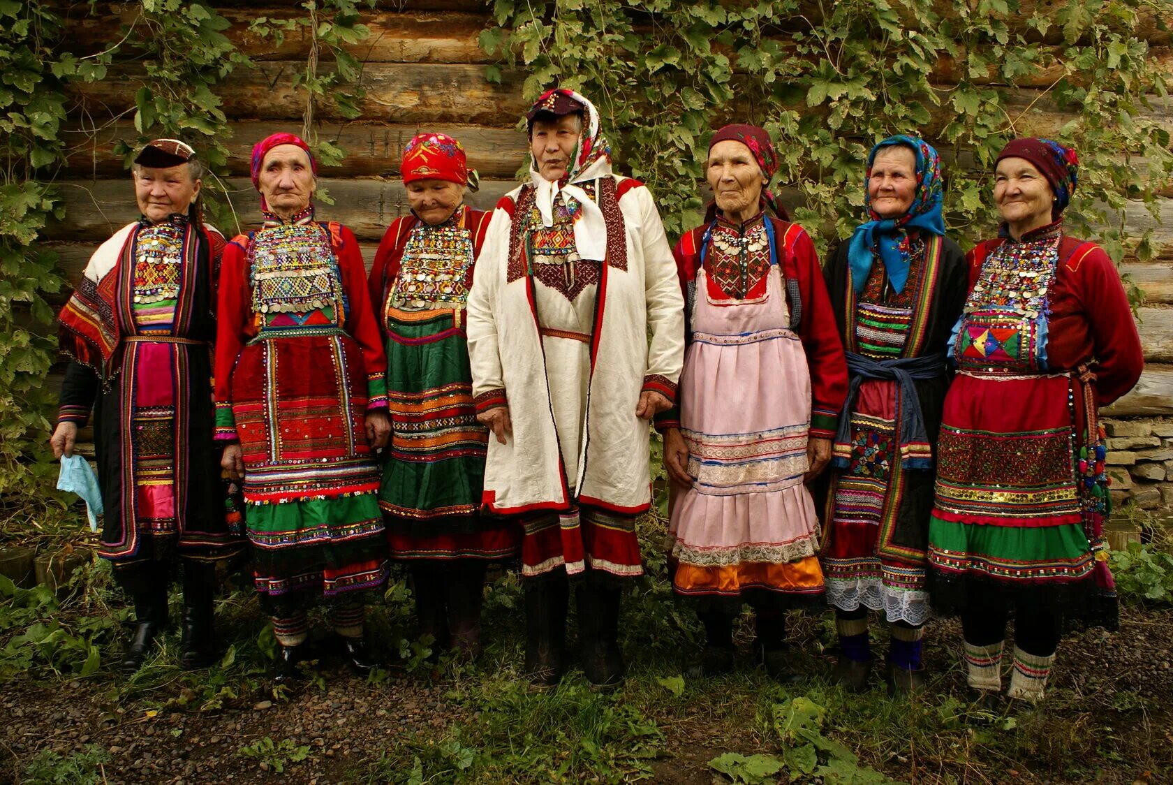 Народы Урала Коми пермяки. Марийцы в Пермском крае национальный костюм. Народы Поволжья марийцы костюм. Национальный костюм Коми-Пермяков Пермского края. Народы ивановской области