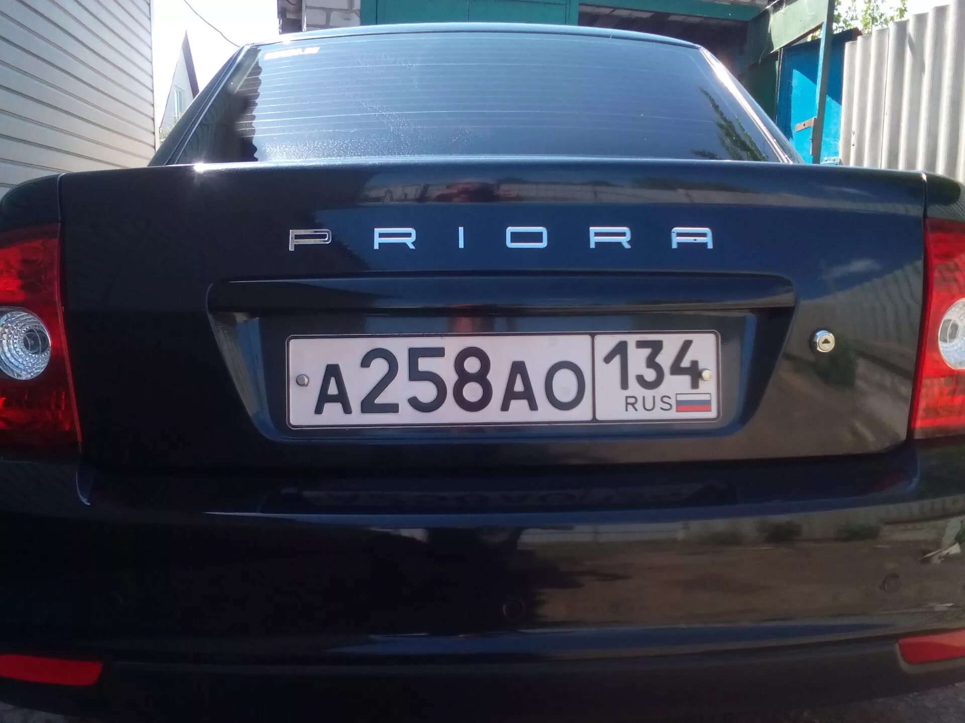 Шильдик приора. Шильдик приора. Шильдик приора на багажник. Приора 2 седан шильдики. Шильдик приора.