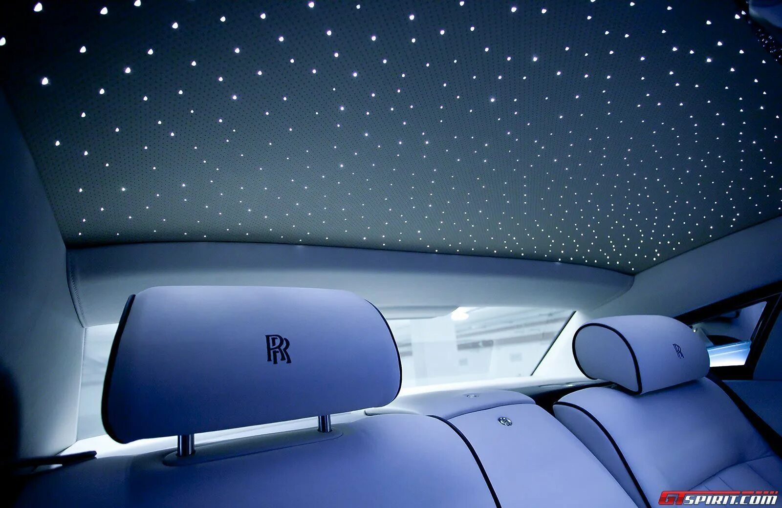 Делаем звездное небо. Звездный потолок Роллс Ройс. Звездное небо Роллс Ройс. Заездный потолок Ролс Ройса. Rolls Royce звездное небо потолок.