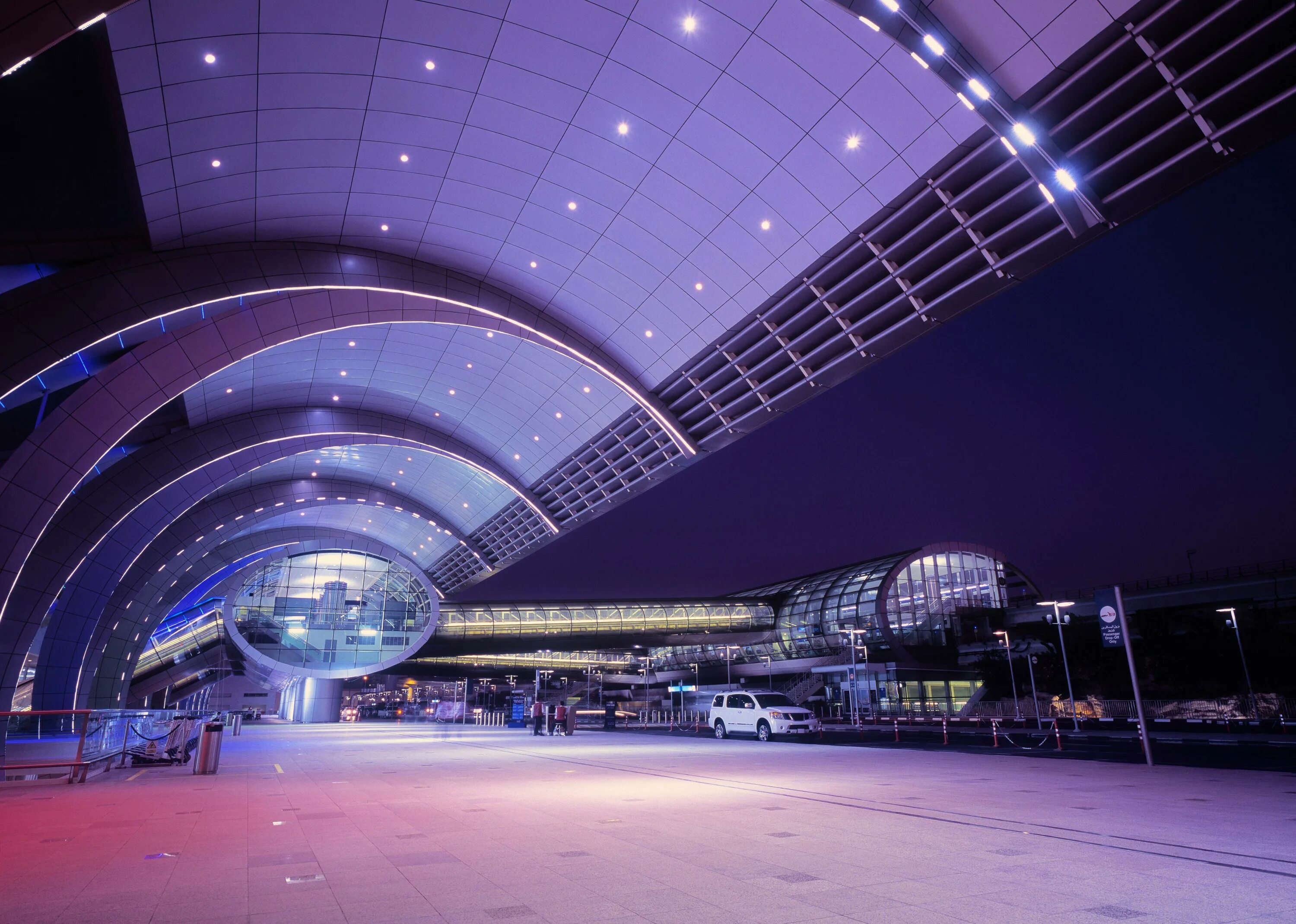 Арабские эмираты аэропорты международные. Международный аэропорт Дубай. Аэропорт Дубай (Dubai International Airport). Дубай Интернешнл аэропорт. Дубай DXB.