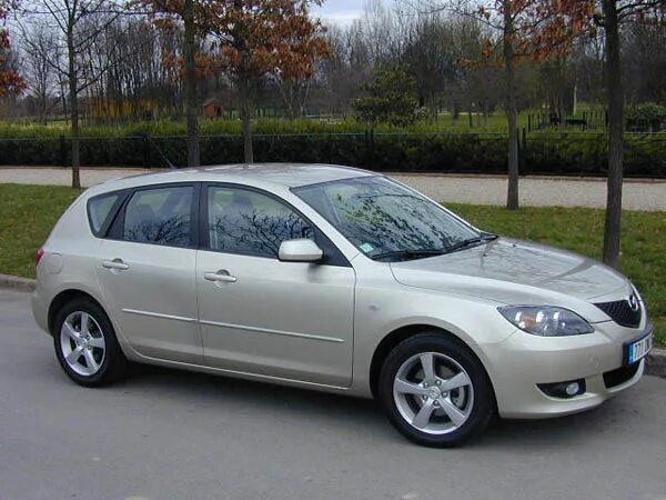 Mazda 3 bk 2003. Mazda 3 hatchback. Мазда 3 седан 2006. Мазда 3 серая. Mazda 3 2003.