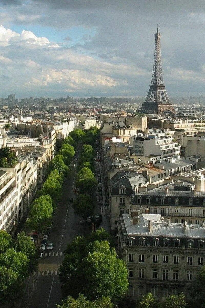 15 городов франции. Город Франция Эйфель башня. Елисейские поля в Париже. Париж улочка Эйфелева башня. Париж - Парис.
