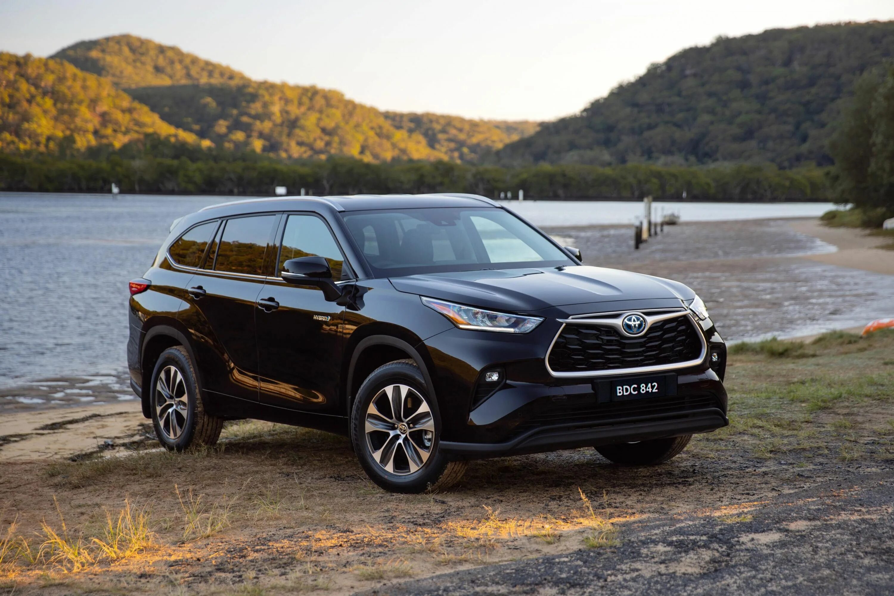 Toyota kluger v 2020. Тойота клюгер 2017. Тойота клюгер 2023. Toyota kluger 2021. Тойота клюгер 2023.