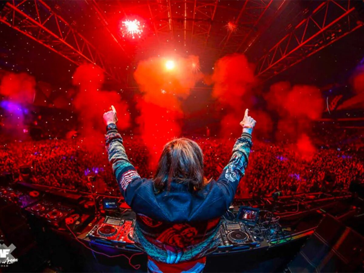 David guetta morten the truth. David Guetta. David Guetta 2022. Диджей гетто. David Guetta Morten Dreams.