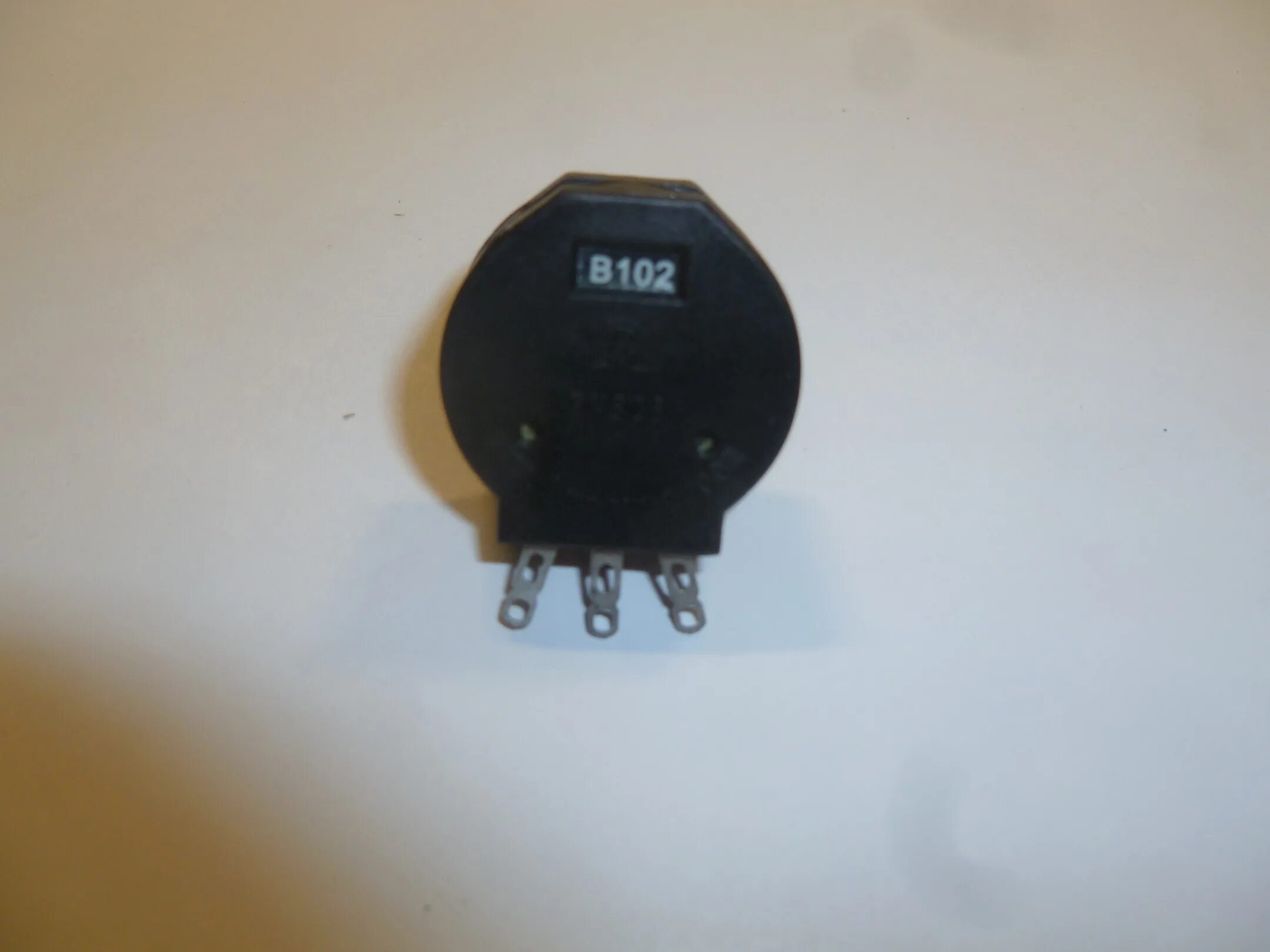 Bourns ptv09a. B 102. потенциометр b501. Rvs28 b102 переменный резистор. потенциометр b102.