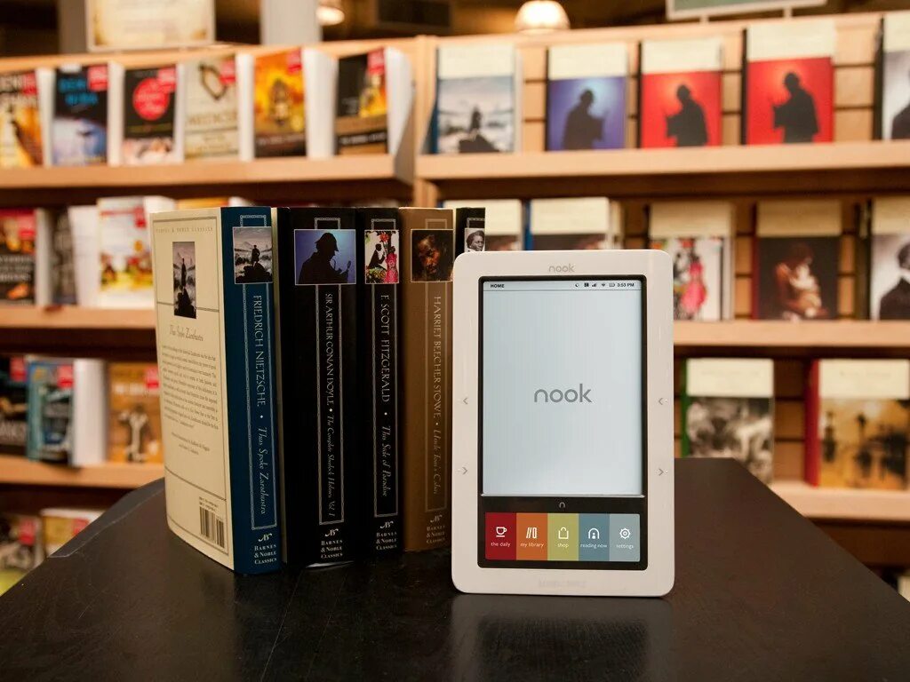 Barnes and Noble Nook. Современные книги. Электронная книга. Гаджеты для чтения книг. Электронная библиотека для чтения книг