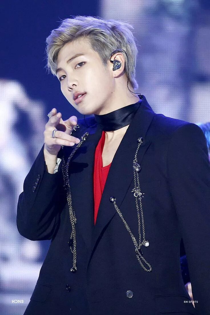 Джун из bts. Намджун бтс.