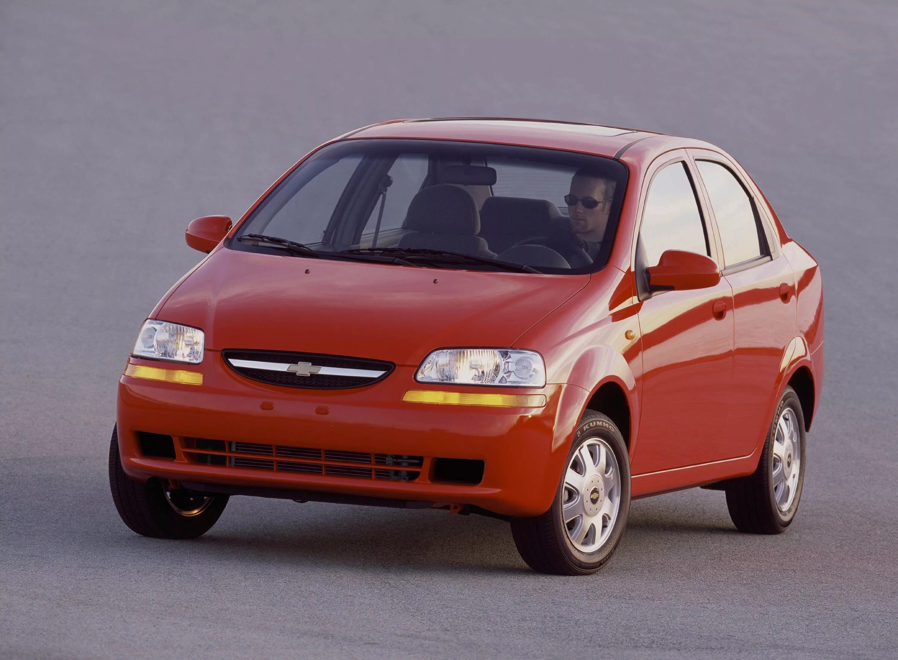 Шевроле авео сборка. Chevrolet Aveo t200 седан. Шевроле Авео 1 поколение седан. Chevrolet Aveo 2003. Шевроле Авео седан 2003.