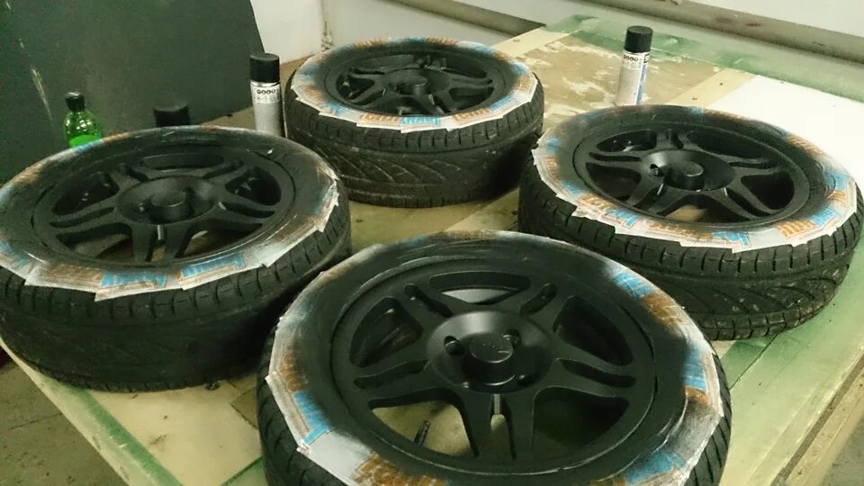 Литьё силиконовой резины под давлением. Мягкая резина для форм. Прессформа для автомобильных шин. Литье резины формы. Формовочная резина для литья.