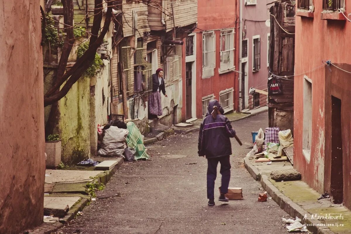 Окленд калифорния трущобы. Живу в бедном городе. Российская деревня грязь разруха. Кемерово трущобы. Бедные кварталы сакраменто.