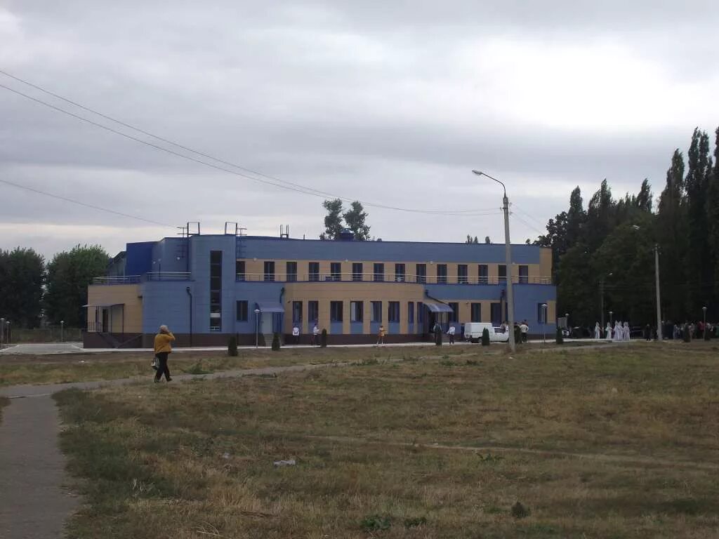 Западный бассейн. Улица городская фото. Торговый центр западный курск. Курск улица западный парк фото. Клыков памятник курск.